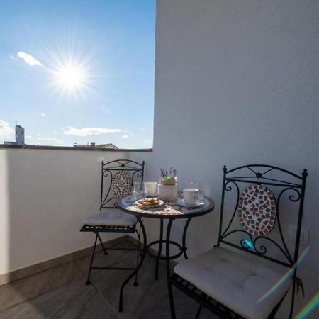 Apartment Kona - Free Parking & Self Check-In Ivanja Reka Kültér fotó