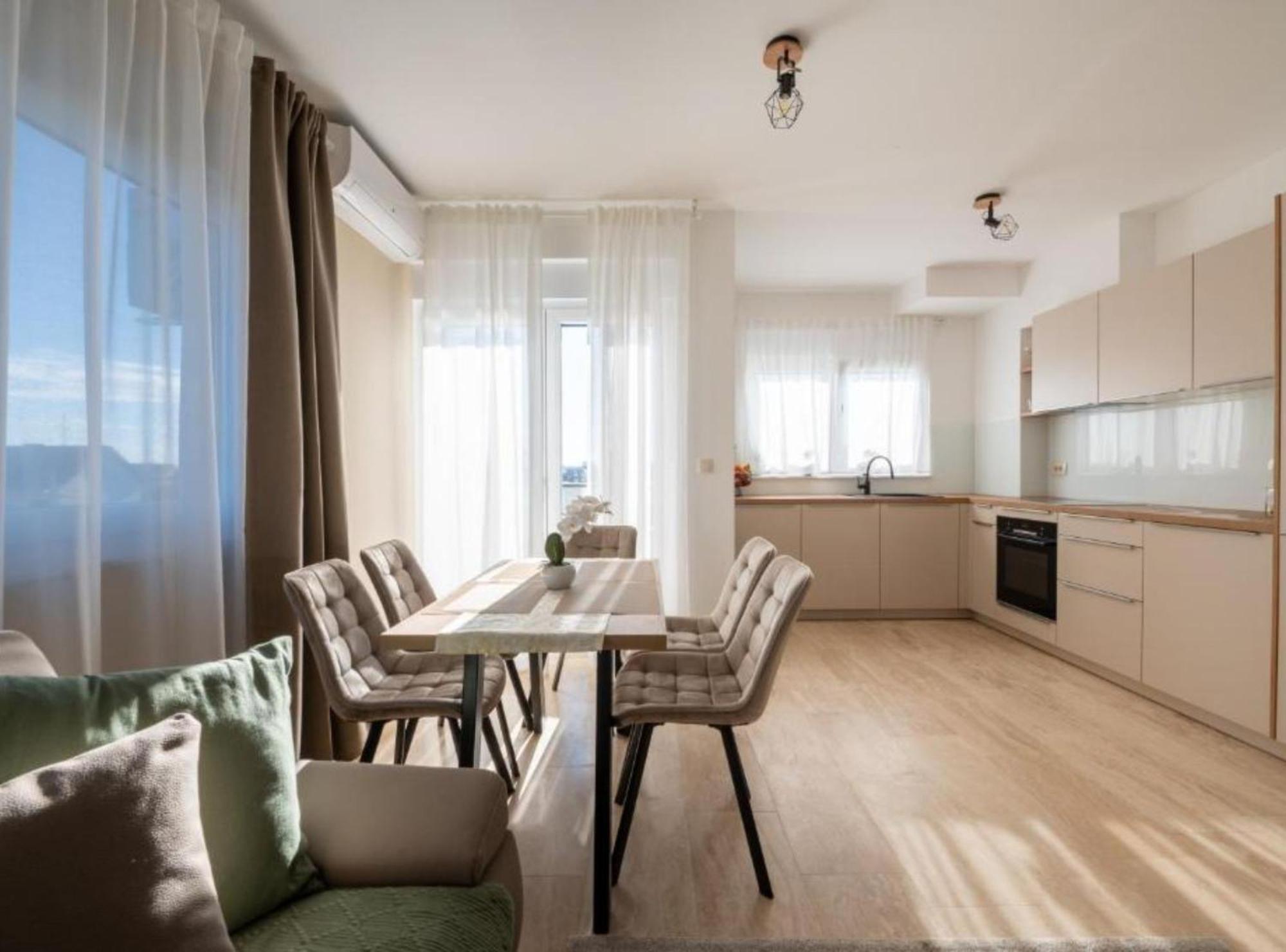 Apartment Kona - Free Parking & Self Check-In Ivanja Reka Kültér fotó