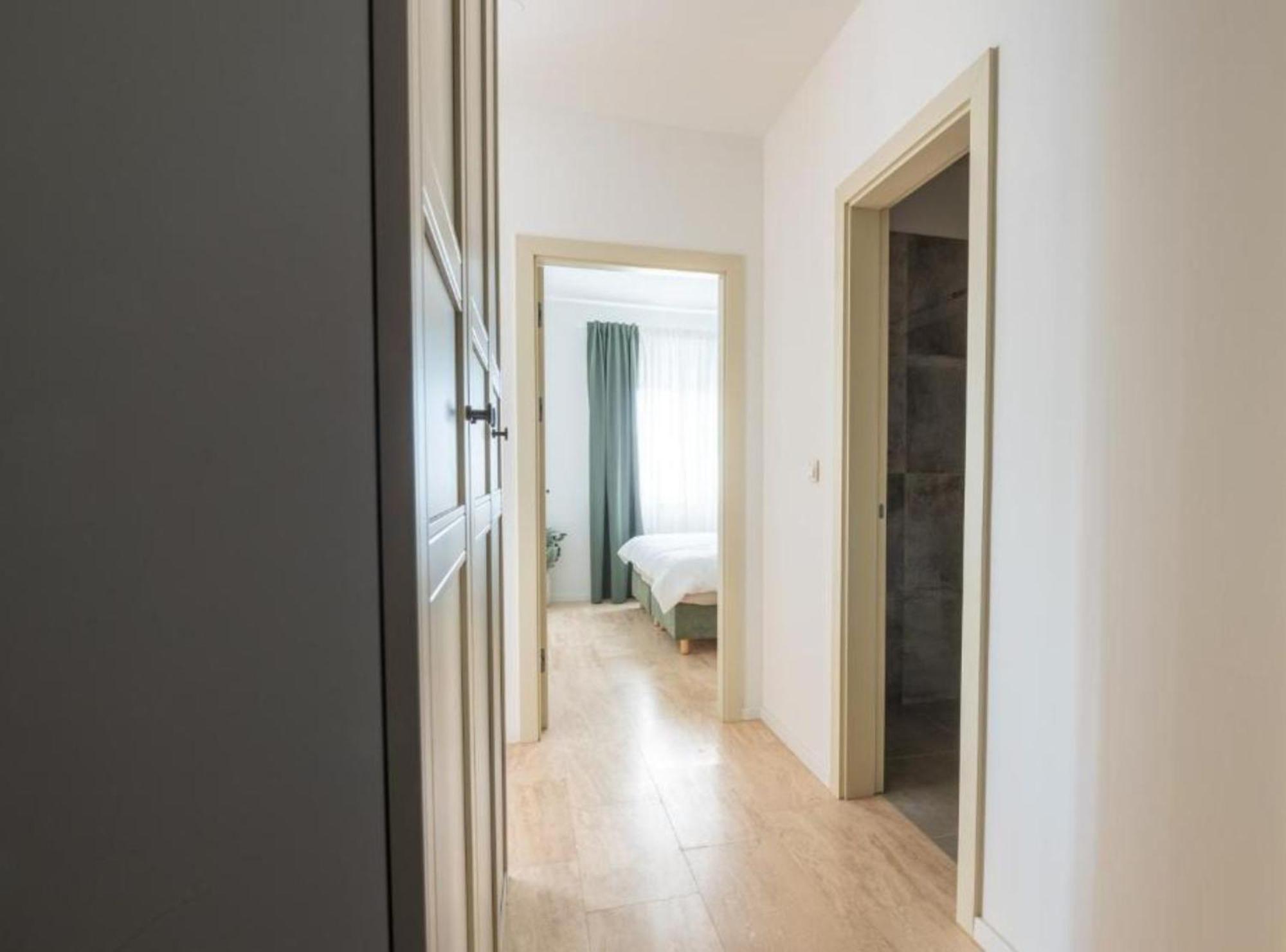 Apartment Kona - Free Parking & Self Check-In Ivanja Reka Kültér fotó