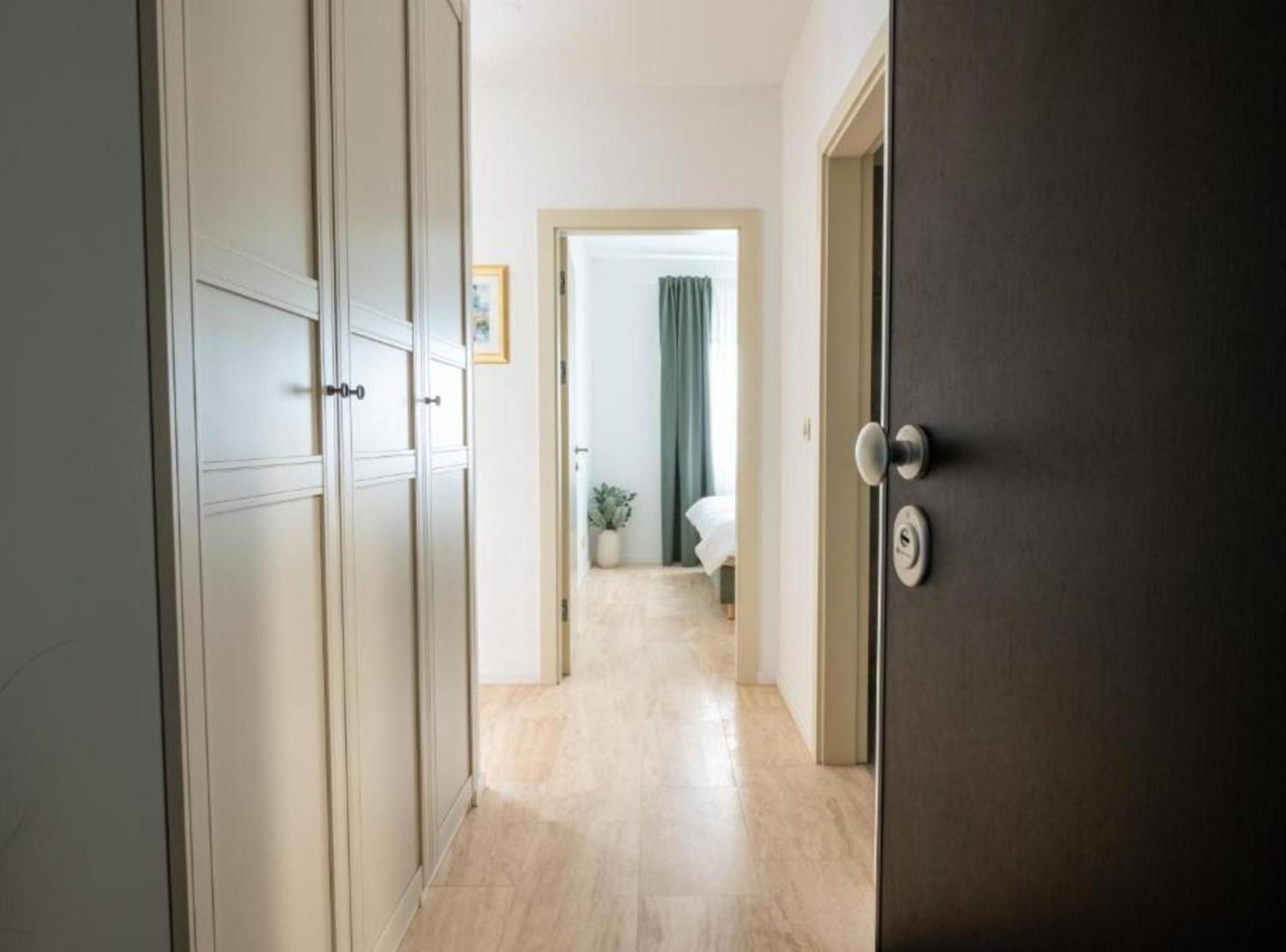 Apartment Kona - Free Parking & Self Check-In Ivanja Reka Kültér fotó
